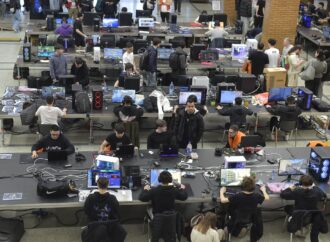 Poli E-FEST, cel mai mare campionat de jocuri video, a început azi Poli E-FEST, cel mai mare campionat de jocuri video, a început azi