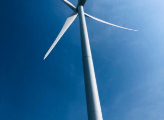 Hidroelectrica investește 79,83 mil. lei fără TVA în prima sa instalație de stocare cu baterii Li-ion, în Parcul Eolian Crucea Nord. Rolul instalației Hidroelectrica investește 79,83 mil. lei fără TVA în prima sa instalație de stocare cu baterii Li-ion, în Parcul Eolian Crucea Nord. Rolul instalației