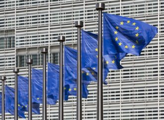 Comisia Europeană aplică amenzi de sute de milioane de euro producătorilor auto, printre care Renault și Volkswagen Comisia Europeană aplică amenzi de sute de milioane de euro producătorilor auto, printre care Renault și Volkswagen