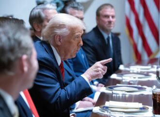 Trump este optimist privind depășirea disputelor comerciale cu Beijingul /„Vom face un acord foarte bun cu China” Trump este optimist privind depășirea disputelor comerciale cu Beijingul /„Vom face un acord foarte bun cu China”