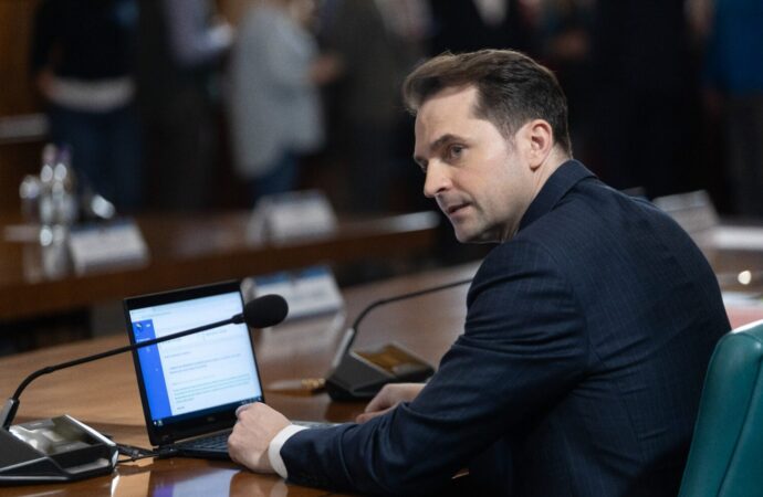 Sebastian Burduja propune o lege pentru finalizarea marilor INVESTIȚII hidroenergetice blocate de zeci de ani Sebastian Burduja propune o lege pentru finalizarea marilor INVESTIȚII hidroenergetice blocate de zeci de ani