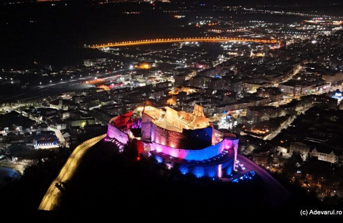 Cele mai puternice forturi medievale din România. Au rezistat marilor asedii, iar acum sunt cucerite de turiști Cele mai puternice forturi medievale din România. Au rezistat marilor asedii, iar acum sunt cucerite de turiști