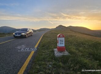 Transalpina și Transfăgărășan, scoase din iarnă. Cele mai admirate șosele alpine din România vor fi redeschise traficului rutier