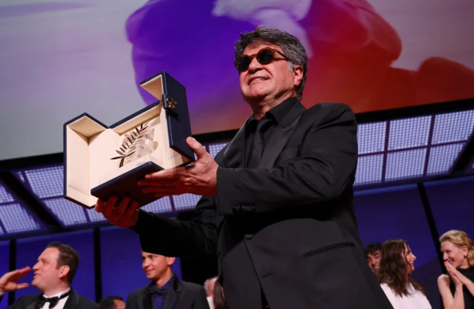 Jafar Panahi câștigă Palme d’Or la Festivalul de la Cannes Jafar Panahi câștigă Palme d’Or la Festivalul de la Cannes