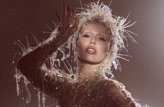 VIDEO. Miley Cyrus intră într-o nouă etapă artistică VIDEO. Miley Cyrus intră într-o nouă etapă artistică