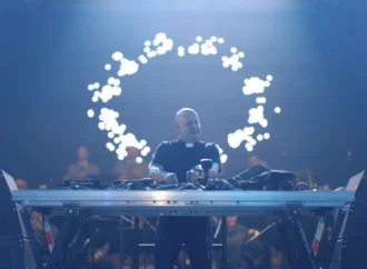 Un preot catolic a devenit DJ ca să plătească datoriile parohiei