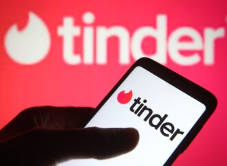 Tinder deschide o școală de dating la Paris Tinder deschide o școală de dating la Paris