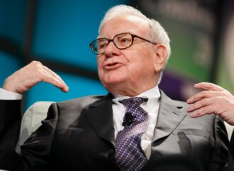 Warren Buffet se retrage de la conducerea Berkshire Hathaway