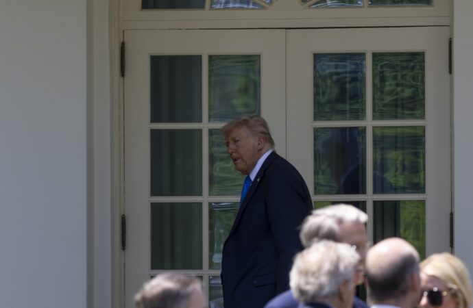 Trump insistă pentru flexibilizarea politicii monetare /„Nu există inflație, Fed trebuie să reducă rata dobânzii” Trump insistă pentru flexibilizarea politicii monetare /„Nu există inflație, Fed trebuie să reducă rata dobânzii”