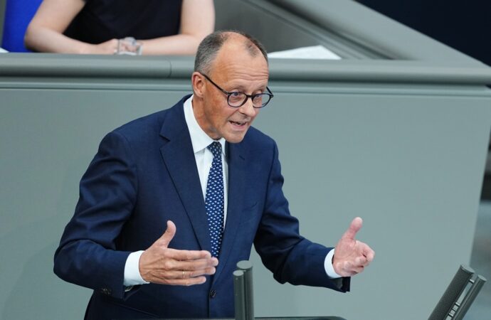 Merz va reduce birocrația și va stimula activitățile economice /„Armata germană trebuie să devină cea mai PUTERNICĂ din Europa”