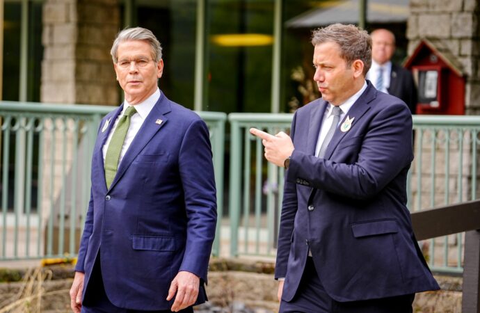 Secretarul american al Trezoreriei explică atitudinea lui Trump față de UE /„Propunerile NU au avut calitatea celei observate la alți parteneri” Secretarul american al Trezoreriei explică atitudinea lui Trump față de UE /„Propunerile NU au avut calitatea celei observate la alți parteneri”