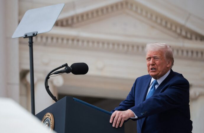 Donald Trump salută deschiderea UE pentru remedierea disputelor comerciale cu SUA /„Este un eveniment pozitiv” Donald Trump salută deschiderea UE pentru remedierea disputelor comerciale cu SUA /„Este un eveniment pozitiv”