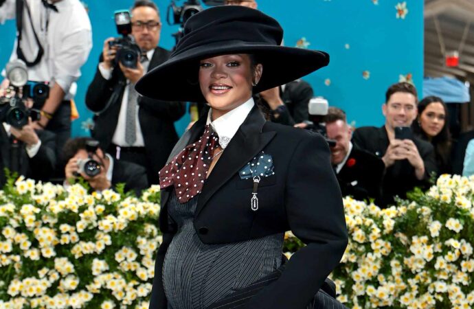 Rihanna este însărcinată cu al treilea copil