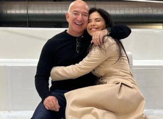 Jeff Bezos se căsătorește cu fosta jurnalistă Lauren Sanchez Jeff Bezos se căsătorește cu fosta jurnalistă Lauren Sanchez