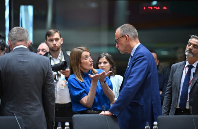 Parlamentul European ar putea da în judecată Comisia Europeană din cauza programului achizițiilor de armament /„Nu excludem nicio opțiune”