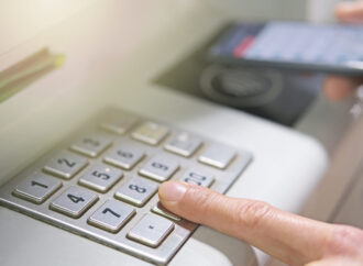 TAXA pe fiecare plată cu cardul ar putea încuraja economia subterană. Ce spun specialiștii TAXA pe fiecare plată cu cardul ar putea încuraja economia subterană. Ce spun specialiștii