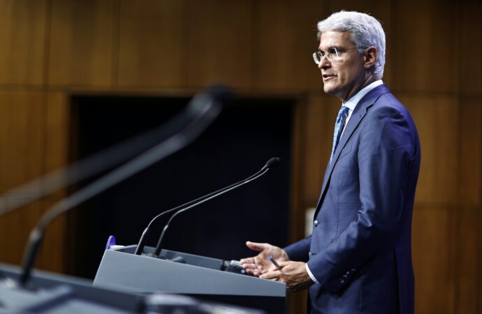 În ședința de guvern am agreat 2,54 de miliarde de euro pentru INVESTIȚII în domenii cheie În ședința de guvern am agreat 2,54 de miliarde de euro pentru INVESTIȚII în domenii cheie