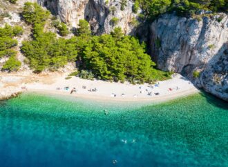 Vacanțe liniștite la mare. Cele mai frumoase plaje ascunse din vecinătatea României Vacanțe liniștite la mare. Cele mai frumoase plaje ascunse din vecinătatea României