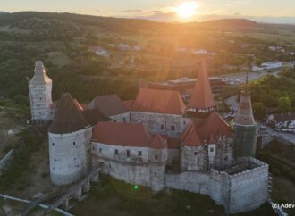 Turiștii străini, cuceriți de „Disneylandul” medieval din România: „Peste 20 de ani, castelul va fi spectaculos” Turiștii străini, cuceriți de „Disneylandul” medieval din România: „Peste 20 de ani, castelul va fi spectaculos”