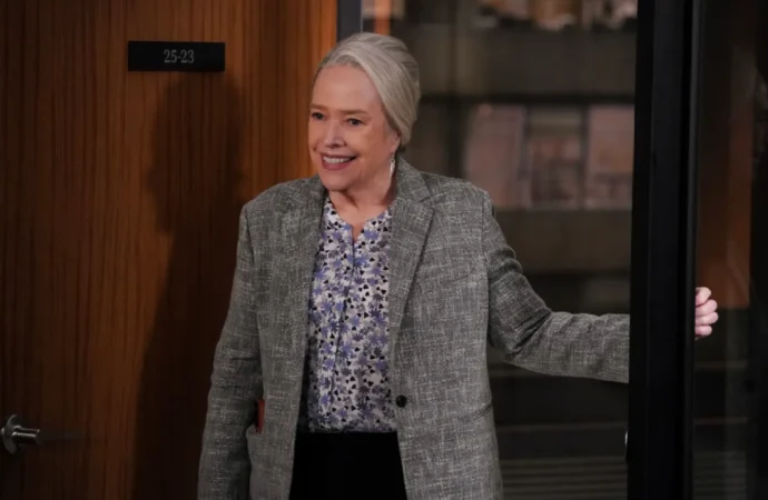 Kathy Bates devine cea mai în vârstă actriță nominalizată la Emmy