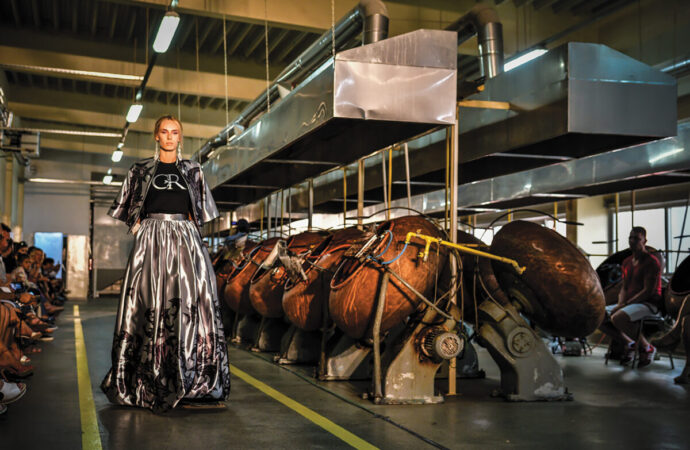 Feeric Fashion Week transformă Sibiul în capitala modei Feeric Fashion Week transformă Sibiul în capitala modei