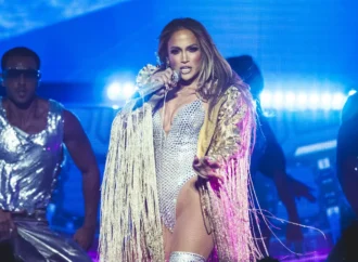Jennifer Lopez cântă duminică în Piața Constituției