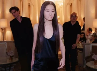 Vera Wang a strălucit la 76 de ani în inima Parisului