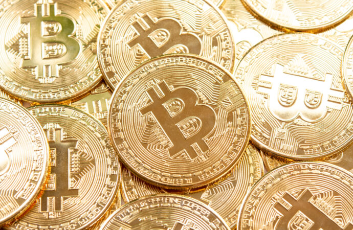 Câți bani a făcut un investitor care a cumpărat BITCOIN de 54.000 de dolari în 2011. „O «balenă» tocmai a vândut toți cei 80.000 BTC” Câți bani a făcut un investitor care a cumpărat BITCOIN de 54.000 de dolari în 2011. „O «balenă» tocmai a vândut toți cei 80.000 BTC”
