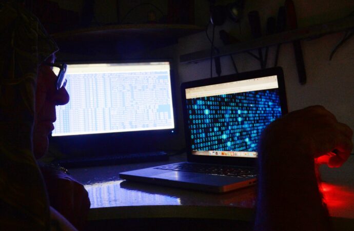Atenție! Un simplu fișier primit pe e-mail îți poate BLOCA telefonul și fura datele! DNSC trage un semnal de alarmă