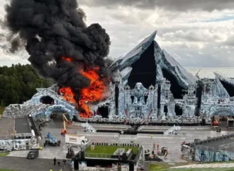 Scena principală de la Tomorrowland a luat foc