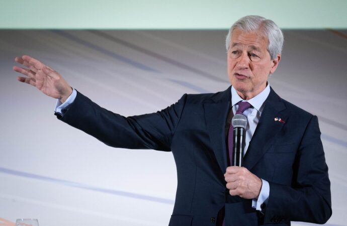 „Au inimi mari și creiere mici, nu înțeleg cum funcționează lumea reală”