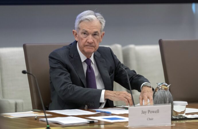 Președintele Fed îi răspunde lui Trump că nu a redus dobânzile din cauza tarifelor vamale /„Prognozele privind inflația au crescut”