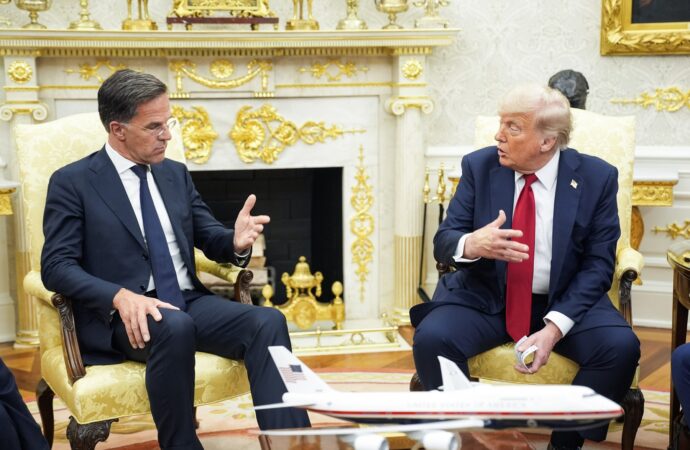 Trump este „dezamăgit” de Putin și amenință Rusia cu măsuri „severe” dacă nu ajunge la un acord cu Ucraina /„Nu este războiul meu”