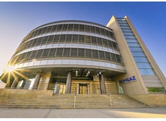 Romgaz a crescut cu aproape 10 miliarde de lei pe bursă, de la începutul anului. Acțiunea și CAPITALIZAREA companiei au ajuns la valori-record Romgaz a crescut cu aproape 10 miliarde de lei pe bursă, de la începutul anului. Acțiunea și CAPITALIZAREA companiei au ajuns la valori-record