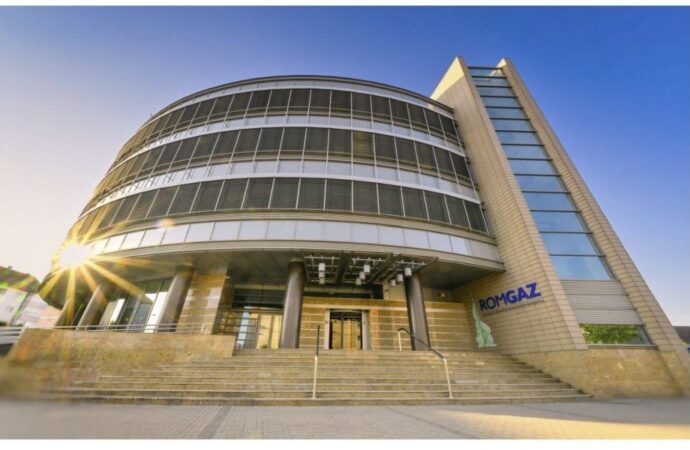 Romgaz a crescut cu aproape 10 miliarde de lei pe bursă, de la începutul anului. Acțiunea și CAPITALIZAREA companiei au ajuns la valori-record Romgaz a crescut cu aproape 10 miliarde de lei pe bursă, de la începutul anului. Acțiunea și CAPITALIZAREA companiei au ajuns la valori-record