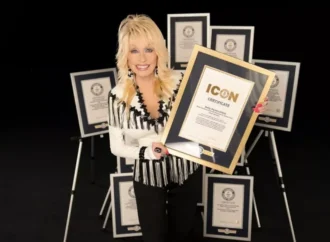 Dolly Parton e desemnată o „legendă” Guinness World Records Dolly Parton e desemnată o „legendă” Guinness World Records