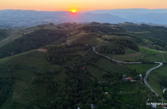 Transapuseana, noua atracție a șoselelor montane din România. Ce o face mai specială decât Transalpina și Transfăgărașanul