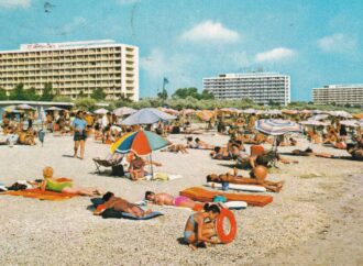 Miami Beach al României, construit pentru valută. CIA: „Conducerea a recunoscut valoarea dolarului turistic” Miami Beach al României, construit pentru valută. CIA: „Conducerea a recunoscut valoarea dolarului turistic”
