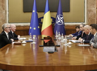 Bolojan spune răspicat în fața agenției de rating Moody’s că „România traversează o CRIZĂ bugetară”
