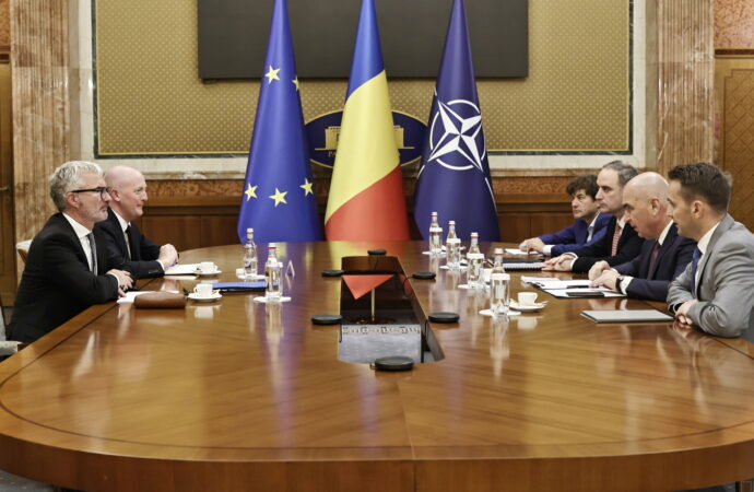 Bolojan spune răspicat în fața agenției de rating Moody’s că „România traversează o CRIZĂ bugetară”