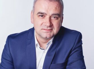 Unii pesediști sunt precum un piroman Unii pesediști sunt precum un piroman