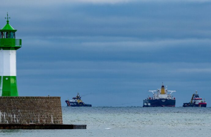 Administrația Trump ia în considerare sancțiuni suplimentare asupra „flotei din umbră” de petroliere ale Rusiei