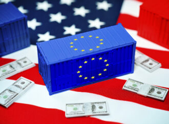 În schimbul unor taxe vamale mai mici pe mașini, UE elimină taxele pe importurile de bunuri industriale din SUA