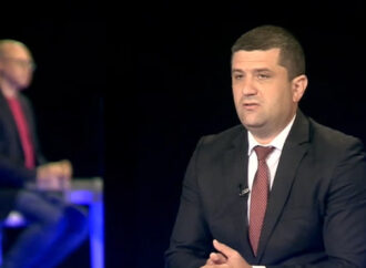 Asta nu înseamnă că oamenii vor rămâne fără salarii