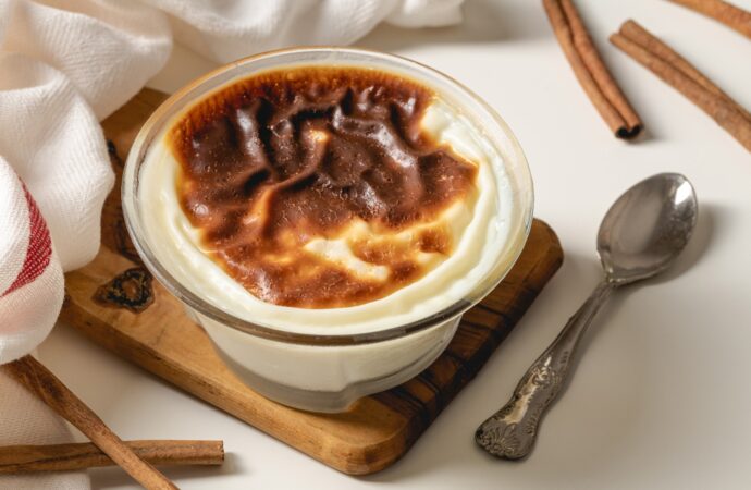 Desertul turcesc al copilăriei, cu textură cremoasă și cu o aromă orientală. Ingredientele de care ai nevoie pentru a-l prepara