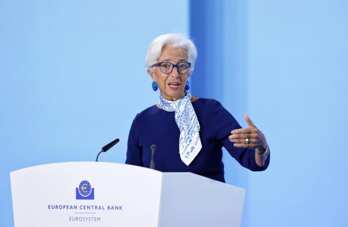 Christine Lagarde, despre evoluția datoriei Franței și riscurile prăbușirii unui Guvern din zona euro: „Piețele evaluează riscurile”