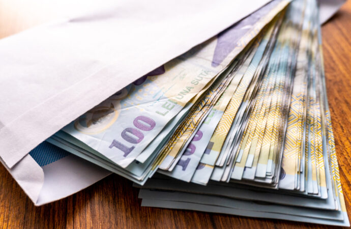 Ratele românilor cu credite în lei vor CREȘTE semnificativ, de la 1 octombrie 2025, după ce IRCC a atins un record istoric. Cât vor plăti în plus