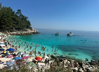 Cel mai ieftin moment să vizitezi Grecia: secretele unei vacanțe de vis între plaje spectaculoase și gastronomie autentică Cel mai ieftin moment să vizitezi Grecia: secretele unei vacanțe de vis între plaje spectaculoase și gastronomie autentică