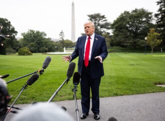 Aliații lui Trump depun eforturi pentru evitarea BLOCAJULUI instituțional /Sute de mii de angajați riscă să intre în șomaj tehnic