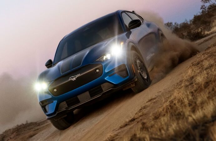 Ford suferă pierderi de 19,5 miliarde de dolari după ce a anunțat retragerea planurilor pentru vehicule electrice